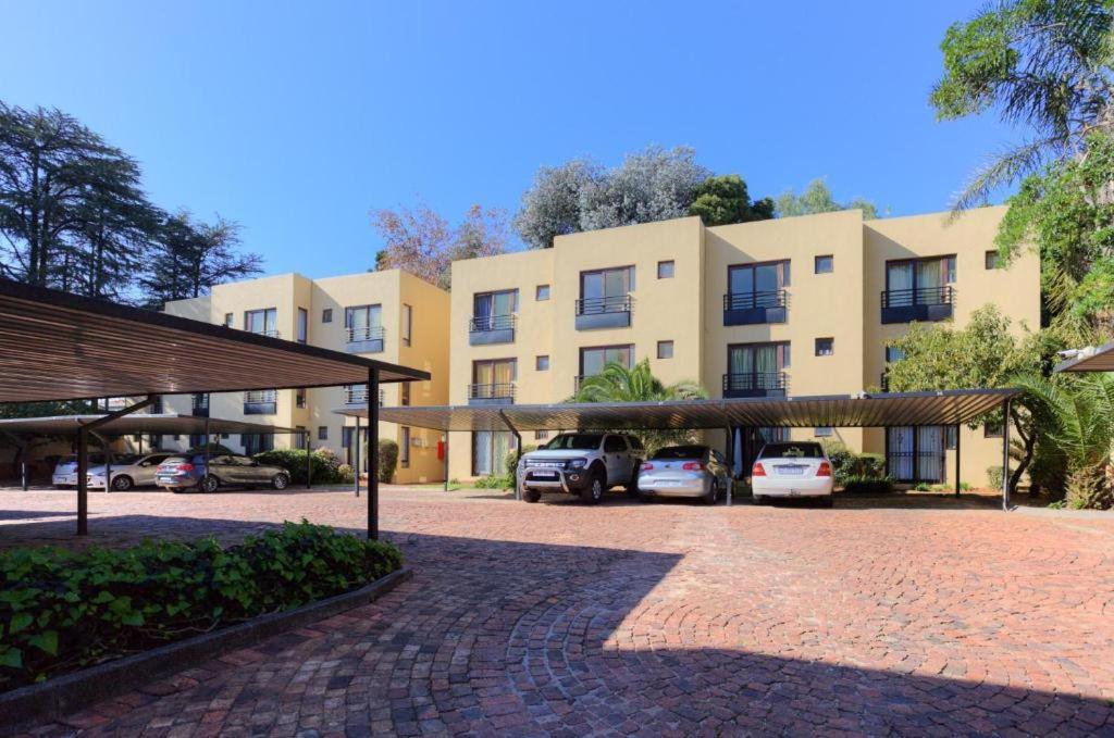 The On Katherine Street In Sandton * Johannesburg